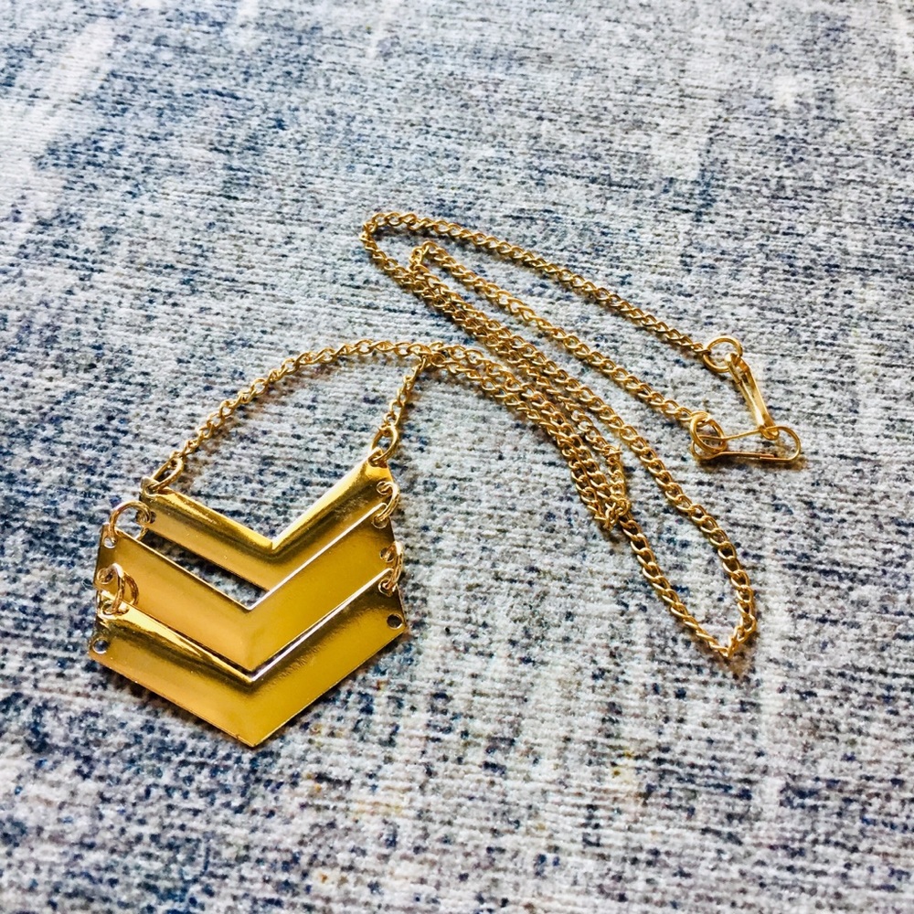 🍒 5/$20 Chevron Arrow Necklace